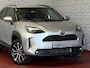 Toyota Yaris Cross 1.5 HYBRID DYNAMIC STOEL/STUUR VERW. 17''LMV P.SENSOR V+A KEYLESS CAMERA LED ZWARTE HEMEL MODEL 2025 ✅ Top Auto's Wijchen , Al 30 Jaar verkoop van Toyota , Type's Launch / Executive / Dynamic / First Edition / Business / Zowel Phev / Hev / Benzine / met fabrieksgarantie ✅