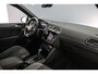 Volkswagen Tiguan R-Line 1.5 TSI 150pk DSG Automaat Adaptive cruise control, LED matrix koplampen, Achteruitrijcamera, Elektrische achterklep, Navigatie, virtual cockpit, stoelverwarming