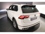 Volkswagen Tiguan R-Line 1.5 TSI 150pk DSG Automaat Adaptive cruise control, LED matrix koplampen, Achteruitrijcamera, Elektrische achterklep, Navigatie, virtual cockpit, stoelverwarming
