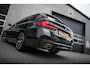 BMW 5-Serie Touring 530e 293 pk Business Edition Plus M-Sportpakket / NL-Auto/ Laser-Koplamp/ Pano-Dak/ 89%SOH/ Leder/ Sport-Stoelen/ Stoel.Verw/ Camera/ Apple-Carplay