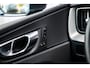 Volvo XC60 2.0 T6 Plug-in hybrid AWD Plus Bright | Long Range | Trekhaak | Adaptieve Cruise Control | BLIS | Leder | Panoramadak | Stoel en Stuurverwarming |