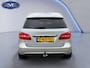 Mercedes-Benz B-klasse 180, lederen interieur ,navigatie, trekhaak ,xenon,18 inch amg, elect bedienbare stoelen