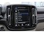 Volvo XC40 T4 211PK Automaat Ultimate Bright / Panoramadak/ Elektrische stoelen met geheugen/ Elektrische achterklep/ Parkeersensoren met 360 Camera/ Stoel en stuurwielverwarming/ Mistlampen/ Luxe bekleding/ /19" Velgen/ Harman kardon audio/ Apple carplay