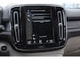 Volvo XC40 T4 211PK Automaat Ultimate Bright / Panoramadak/ Elektrische stoelen met geheugen/ Elektrische achterklep/ Parkeersensoren met 360 Camera/ Stoel en stuurwielverwarming/ Mistlampen/ Luxe bekleding/ /19" Velgen/ Harman kardon audio/ Apple carplay