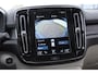 Volvo XC40 T4 211PK Automaat Ultimate Bright / Panoramadak/ Elektrische stoelen met geheugen/ Elektrische achterklep/ Parkeersensoren met 360 Camera/ Stoel en stuurwielverwarming/ Mistlampen/ Luxe bekleding/ /19" Velgen/ Harman kardon audio/ Apple carplay
