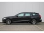 Volvo V60 T6 Plug-in hybrid AWD Plus Dark | Trekhaak | Rondomzicht camera | Verwarmbare voorstoelen + achterbank | Premium audio by Harman Kardon | Verwarmbaar stuurwiel + voorruit