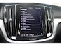 Volvo V60 T6 Plug-in hybrid AWD Plus Dark | Trekhaak | Rondomzicht camera | Verwarmbare voorstoelen + achterbank | Premium audio by Harman Kardon | Verwarmbaar stuurwiel + voorruit