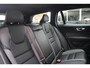 Volvo V60 T6 Plug-in hybrid AWD Plus Dark | Trekhaak | Rondomzicht camera | Verwarmbare voorstoelen + achterbank | Premium audio by Harman Kardon | Verwarmbaar stuurwiel + voorruit