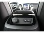 Volvo V60 T6 Plug-in hybrid AWD Plus Dark | Trekhaak | Rondomzicht camera | Verwarmbare voorstoelen + achterbank | Premium audio by Harman Kardon | Verwarmbaar stuurwiel + voorruit
