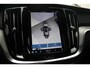 Volvo V60 T6 Plug-in hybrid AWD Plus Dark | Trekhaak | Rondomzicht camera | Verwarmbare voorstoelen + achterbank | Premium audio by Harman Kardon | Verwarmbaar stuurwiel + voorruit