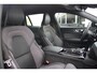 Volvo V60 T6 Plug-in hybrid AWD Plus Dark | Trekhaak | Rondomzicht camera | Verwarmbare voorstoelen + achterbank | Premium audio by Harman Kardon | Verwarmbaar stuurwiel + voorruit