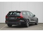 Volvo V60 T6 Plug-in hybrid AWD Plus Dark | Trekhaak | Rondomzicht camera | Verwarmbare voorstoelen + achterbank | Premium audio by Harman Kardon | Verwarmbaar stuurwiel + voorruit