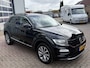 Volkswagen T-Roc 1.5 TSI Sport Business R | AUTOMAAT | TREKHAAK | CAMERA | PANO | NAVI |