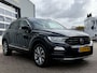 Volkswagen T-Roc 1.5 TSI Sport Business R | AUTOMAAT | TREKHAAK | CAMERA | PANO | NAVI |