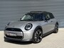 MINI Cooper Mini 1.5 C Pano/Camera/Apple/Leder 2e Paasdag geopend van 12:00 tot 16:00 uur