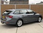 Skoda Octavia Combi 1.0 TSI Business Edition Trekhaak afneembaar | Elektrisch bedienbare achterklep | LED verlichting | Climate & cruise control | Navigatiesysteem | Apple CarPlay/Android Auto | Parkeersensoren voor en achter