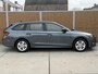 Skoda Octavia Combi 1.0 TSI Business Edition Trekhaak afneembaar | Elektrisch bedienbare achterklep | LED verlichting | Climate & cruise control | Navigatiesysteem | Apple CarPlay/Android Auto | Parkeersensoren voor en achter