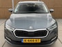 Skoda Octavia Combi 1.0 TSI Business Edition Trekhaak afneembaar | Elektrisch bedienbare achterklep | LED verlichting | Climate & cruise control | Navigatiesysteem | Apple CarPlay/Android Auto | Parkeersensoren voor en achter