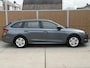 Skoda Octavia Combi 1.0 TSI Business Edition Trekhaak afneembaar | Elektrisch bedienbare achterklep | LED verlichting | Climate & cruise control | Navigatiesysteem | Apple CarPlay/Android Auto | Parkeersensoren voor en achter