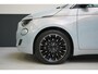 Fiat 500 La Prima 42 kWh | SoH 100% | Panoramadak | Leder | Navigatie | Carplay | Lm velgen | Blind-Spot