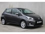 Toyota Yaris 1.5 Full Hybrid Dynamic / CAMERA / LM VELGEN / DEALER ONDERHOUDEN