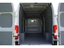 Peugeot Boxer 2.2 BlueHDi 140 L4H3 Zwaar 3.5t |Topstaat |EURO6D |1e eigenaar |Betimmering |Camera |Cruise |Navi |Climate |Lederen stuur |Carplay |Bluetooth |3500 KG |Heavy
