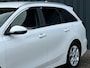 Kia Ceed Sw 1.0 T-GDi 100pk DynamicPlusLine I Navigatie | Stoel & Stuurverw. I Elektrische achterklep I Half Leer I Keyless entry I Parkeerhulp voor en achter I