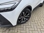 Toyota C-HR / C-HR+ 1.8 Hybrid 140 First Edition | Zwart dak | Elek. achterklep | Blindspot | 360 Camera | Adaptive Cruise | 1e eigenaar | Toyota garantie tot 2034!