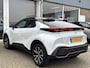 Toyota C-HR / C-HR+ 1.8 Hybrid 140 First Edition | Zwart dak | Elek. achterklep | Blindspot | 360 Camera | Adaptive Cruise | 1e eigenaar | Toyota garantie tot 2034!