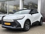 Toyota C-HR / C-HR+ 1.8 Hybrid 140 First Edition | Zwart dak | Elek. achterklep | Blindspot | 360 Camera | Adaptive Cruise | 1e eigenaar | Toyota garantie tot 2034!