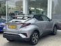 Toyota C-HR / C-HR+ 1.8 Hybrid Bi-Tone | Leder | Stoelverwarming | Zomer + winterbanden | Parkeersensoren voor en achter | Toyota Garantie tot 2028!