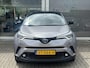 Toyota C-HR / C-HR+ 1.8 Hybrid Bi-Tone | Leder | Stoelverwarming | Zomer + winterbanden | Parkeersensoren voor en achter | Toyota Garantie tot 2028!