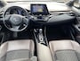 Toyota C-HR / C-HR+ 1.8 Hybrid Executive Nieuw geleverd en dealeronderhouden, 1e eign. Stoel- & Stuurwielverwarming, achteruitrij camera, adaptieve cruise control, dodehoek detectie, keyless, Navigatie