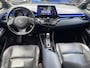 Toyota C-HR / C-HR+ 1.8 Hybrid Bi-Tone Plus Stoel- & stuurverarming, navigatie, dodehoek detectie, JBL Premium audio, Volledig dealeronderhouden, achteruitrij camera, adaptieve cruise control