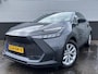 Toyota C-HR / C-HR+ 1.8 Hybrid 140 Active Navigatie Apple CarPlay/Android Auto, dodehoek detectie, keyless, adaptieve cruise control, NL-auto! BTW-auto, 1e eign.
