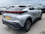 Toyota C-HR / C-HR+ 1.8 Hybrid 140 Dynamic Dodehoek detectie, achteruitrij camera, adaptieve cruise control, Apple Carplay/Android Auto, keyless, parkeersensoren v&a