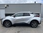 Toyota C-HR / C-HR+ 1.8 Hybrid 140 Dynamic Dodehoek detectie, achteruitrij camera, adaptieve cruise control, Apple Carplay/Android Auto, keyless, parkeersensoren v&a