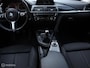 BMW 3-Serie 318i EXE H6 Navigatie Full Led 18"Velgen DonkerGlas Chroom DonkerGlas Schitterend