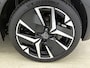 Peugeot e-208 EV GT 51 kWh 156pk | Accu SOH 97,5% | 410km WLTP Actieradius | Navigatie | Panoramadak | Rondomzichtcamera | Adaptieve cruise control | Leder/Alcantara | Stoel elektrisch+verwarmd+massage | Full Led koplampen | Climate Control | Parkeersensoren v+a | Keyless | Draadloze Apple Carplay / Android Auto | Dodehoeksensor | Donker getint glas | 17" lichtmetalen velgen |
