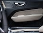 Volvo XC60 2.0 T6 Plug-in hybrid AWD Ultra Bright / Luchtvering / Panoramadak / 360 Camera / Head-Up Display / Getint Glas / Harman Kardon / Elektrische Stoelen / BLIS /