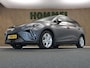 MG MG4 Electric Luxury 64 kWh SOH 96.1%!! - ORIGINEEL NEDERLANDSE AUTO - DODEHOEKDETECTIE - 3 FASE LADEN - STUURVERWARMING - ACHTERUITRIJCAMERA - CRUISE CONTROL ADAPTIEF - CLIMATE CONTROL - FULL-MAP NAVIGATIESYSTEEM - STUUR/VOORSTOELEN VERWARMD