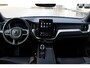 Volvo XC60 T6 Plug-in hybrid AWD Ultra Black Edition | Head-up display | Adaptive Cruise & Pilot Assist | Luchtvering | Panoramisch Schuif-/Kanteldak | 360-Camera | Harman Kardon Premium Audio | Draadloze Telefoonlader