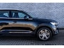 Volvo XC40 B4 Inscription | Navigatie | Adaptieve Cruise Control | Lederen Bekleding | 360° Parkeercamera | Stoel-/Stuur-/Voorruitverwarming | DAB | High Performance Audio | Elek. Stoelen | Memory | LED Koplampen | Apple CarPlay & Android Auto