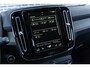 Volvo XC40 B4 Inscription | Navigatie | Adaptieve Cruise Control | Lederen Bekleding | 360° Parkeercamera | Stoel-/Stuur-/Voorruitverwarming | DAB | High Performance Audio | Elek. Stoelen | Memory | LED Koplampen | Apple CarPlay & Android Auto