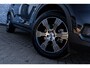 Volvo XC40 B4 Inscription | Navigatie | Adaptieve Cruise Control | Lederen Bekleding | 360° Parkeercamera | Stoel-/Stuur-/Voorruitverwarming | DAB | High Performance Audio | Elek. Stoelen | Memory | LED Koplampen | Apple CarPlay & Android Auto