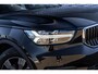 Volvo XC40 B4 Inscription | Navigatie | Adaptieve Cruise Control | Lederen Bekleding | 360° Parkeercamera | Stoel-/Stuur-/Voorruitverwarming | DAB | High Performance Audio | Elek. Stoelen | Memory | LED Koplampen | Apple CarPlay & Android Auto