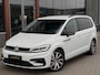 Volkswagen Touran 1.5 TSI Highline Business R 7p | ACC | Achteruitrijcamera | Stoelverwarming V+A | Elek. Trekhaak | Apple Carplay |