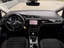 Volkswagen Touran 1.5 TSI Highline Business R 7p | ACC | Achteruitrijcamera | Stoelverwarming V+A | Elek. Trekhaak | Apple Carplay |
