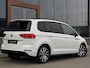 Volkswagen Touran 1.5 TSI Highline Business R 7p | ACC | Achteruitrijcamera | Stoelverwarming V+A | Elek. Trekhaak | Apple Carplay |
