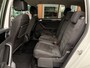 Volkswagen Touran 1.5 TSI Highline Business R 7p | ACC | Achteruitrijcamera | Stoelverwarming V+A | Elek. Trekhaak | Apple Carplay |
